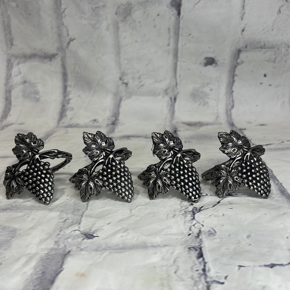 Pewter Napkin Rings Set of 4 Stamped Goddess Grape Vine Leaf Made in Thailand - Picture 2 of 8